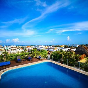 Encanto Riviera Condo Hotel